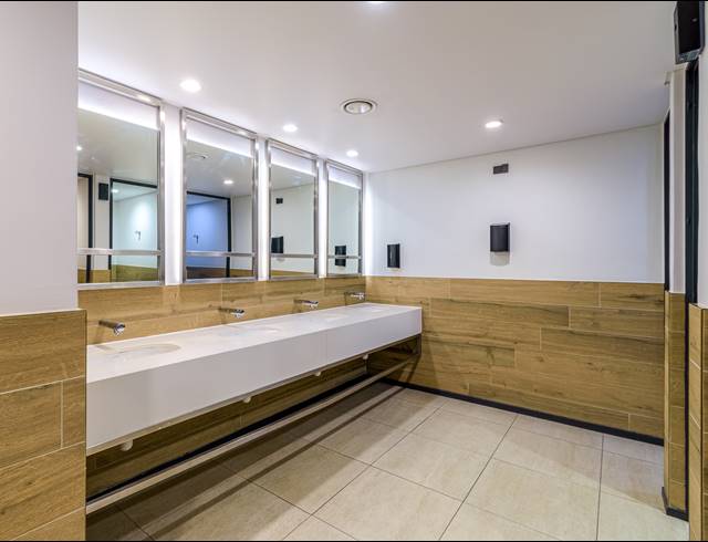 8,326.40M² OFFICE FOR SALE IN SANDOWN